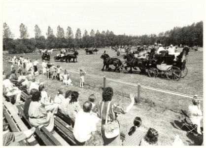 Aerdenhout,_Mariënweide._Nationaal_jubileum_Concours_Hippique_georganiseerd_door_de_Noord-Hiollandse_Ruitervereniging