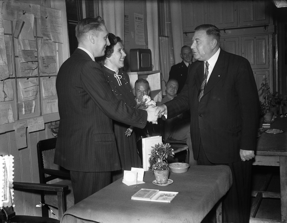 Afscheid_Ds._Uitdam_bij_politie_Amsterdam,_Bestanddeelnr_905-2761