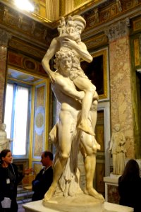Aeneas,_Anchises,_and_Ascanius_by_Bernini,_1618-1620,_marble,_view_2_-_Galleria_Borghese_-_Rome,_Italy_-_DSC04799