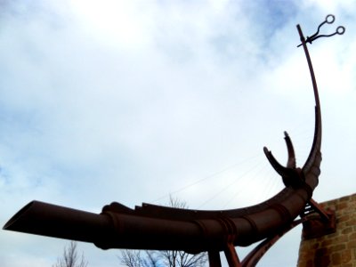 Aeolian_Harp_armature_in_Oodena_Celebration_Circle_at_The_Forks,_Winnipeg photo