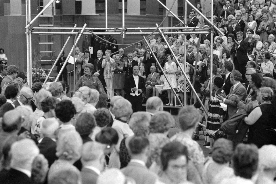 Afscheidsconcert_van_Gre_Brouwenstijn_met_Concertgebouworkest_in_RAI_Amsterdam,_Bestanddeelnr_924-6784