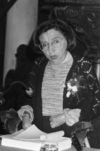 Afscheidscollege_prof._dr._Lea_Dasberg_in_Amsterdam,_Bestanddeelnr_933-9150