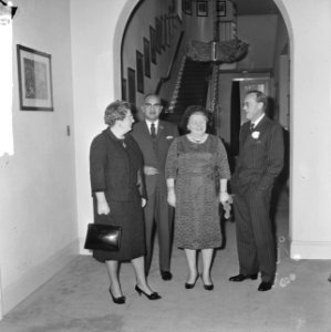 Afscheidslunch_voor_oud-gevolmachtigde_minister_van_Suriname,_mrs._S.D._Emanuels,_Bestanddeelnr_917-3590