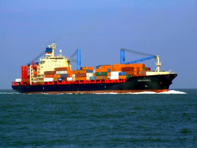 Aenne_Rickmers_p02_approaching_Port_of_Rotterdam,_Holland_19-Apr-2007