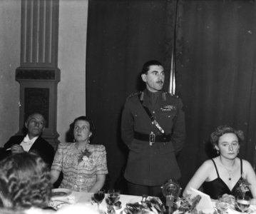 Afscheidsdiner_voor_luitenant-generaal_Simonds_van_het_2e_Canadese_Legerkorps._M,_Bestanddeelnr_901-2965