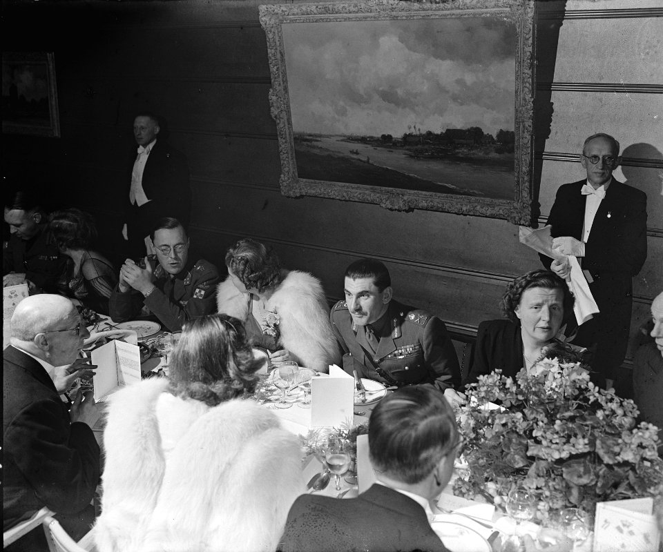 Afscheidsdiner_voor_de_Canadese_luitenant-generaal_G.G._(Guy_Granville)_Simonds_,_Bestanddeelnr_901-2408