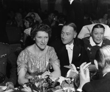 Afscheidsdiner_voor_luitenant-generaal_Simonds_van_het_2e_Canadese_Legerkorps.Ga,_Bestanddeelnr_901-2967