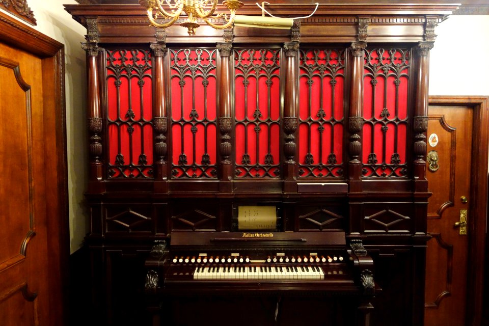 Aeolian_Orchestrelle_-_Bayernhof_Museum_-_DSC06182