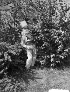 Afscheidsfeest_kinderen_Voorbereidende_school_Uiterwaardenstraat_(gekostumeerde),_Bestanddeelnr_906-5611