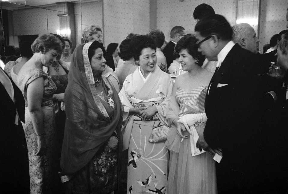 Afscheidsdiner_van_Begum_Raana_Liaquat_Ali_Khan._ambassadrice_van_Pakistan_in_N,_Bestanddeelnr_912-5752