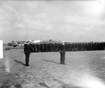 Afscheid_Admiraal_Helfrich_op_vliegveld_Valkenburg_Toespraak,_Bestanddeelnr_903-0339