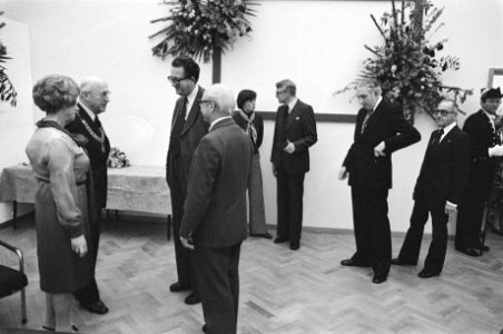 Afscheidsreceptie_in_Stedelijk_Museum_Amsterdam_van_burgemeester_Samkalden_Samk,_Bestanddeelnr_929-1490