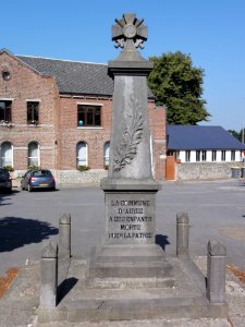 Aibes_(Nord,_Fr)_monument_aux_morts