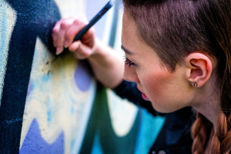 Graffiti photoshoot lips