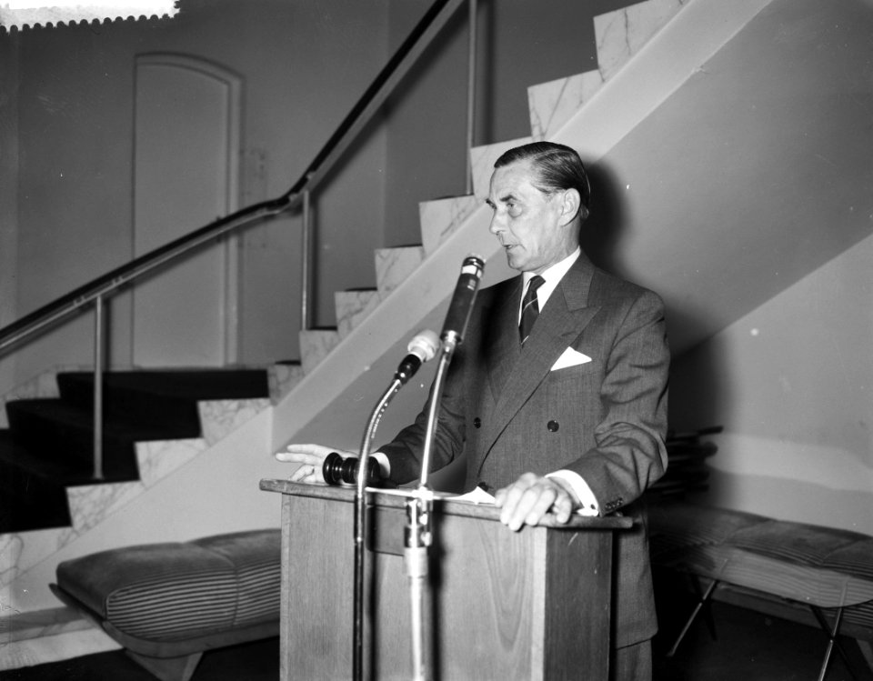 Afrikadag_in_de_Stadsschouwburg_t.g.v._het_15-jarig_bestaan_van_het_Afrikainstit,_Bestanddeelnr_910-4779