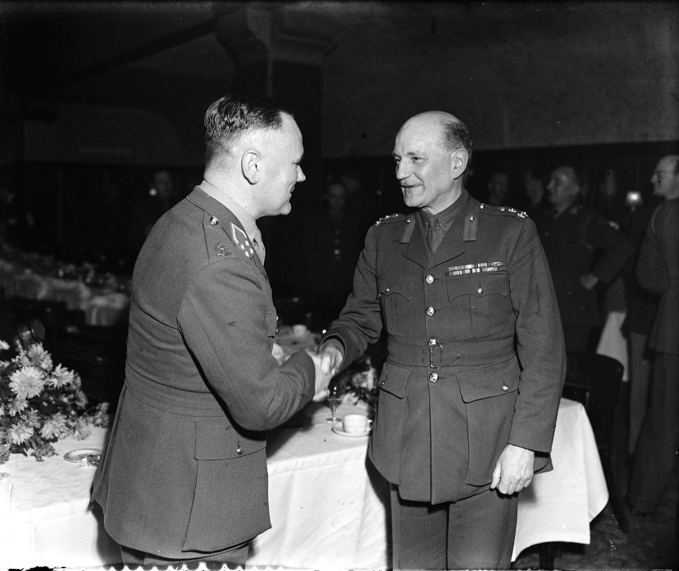 Afscheidsdiner_Militair_Gezag_voor_chef-staf_generaal_HJ_Kruls_HJ_Kruls_en…,_Bestanddeelnr_901-2043