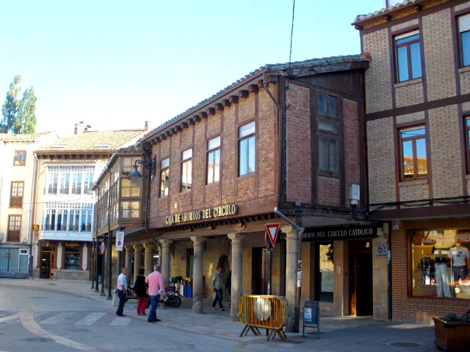 Aguilar_de_Campoo_-_Plaza_de_España_2