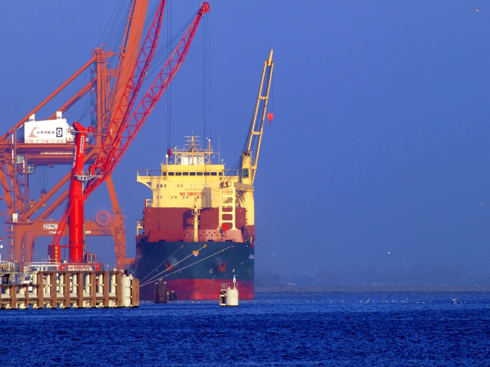 African_River,_IMO_9425174