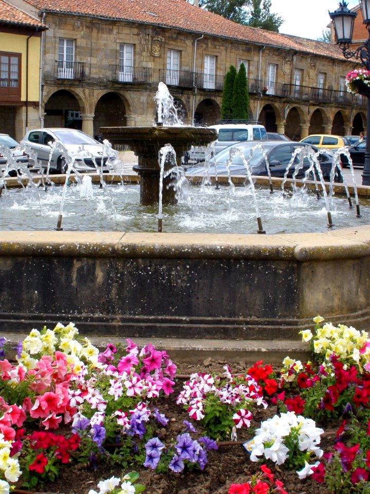 Aguilar_de_Campoo_-_Plaza_de_España_5