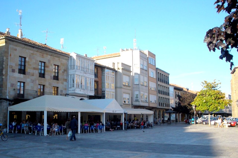 Aguilar_de_Campoo_-_Plaza_de_España_3