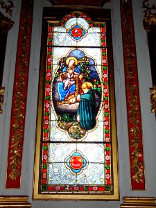 Ahetze_(Pyr-Atl.,_Fr)_Vitrail_notre_Dame_du_Rosaire,_Rosa_mystica