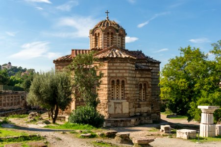 Agii_Apostoli_church_back_agora_athens