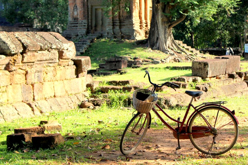 Bicycle ruins cambodia