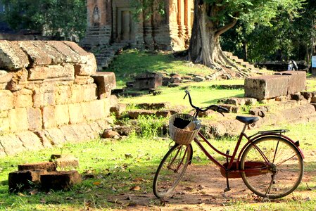 Bicycle ruins cambodia