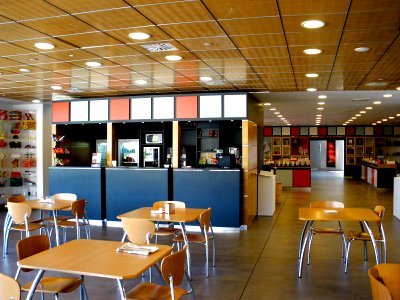 Agoncillo_-_Würth_Rioja,_Museo_01_-_Cafeteria