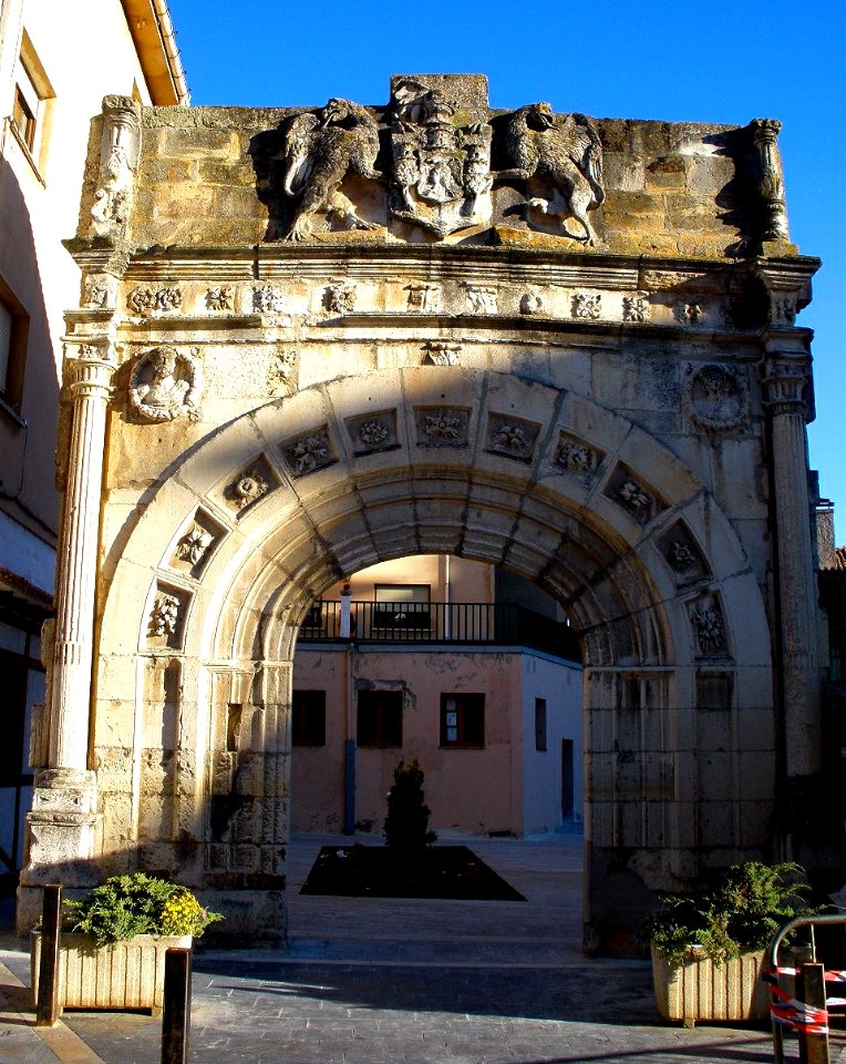 Aguilar_de_Campoo_-_Palacio_de_los_Marqueses_de_Villatorre_2