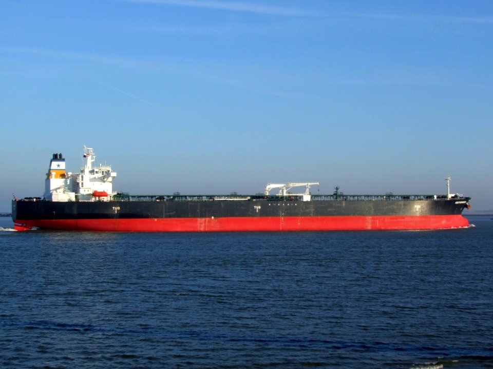 Agathonissos_IMO_9232448_p6_approaching_Port_of_Rotterdam,_Holland_15-Dec-2007