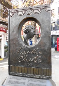 Agatha_Christie_Memorial_(cropped)