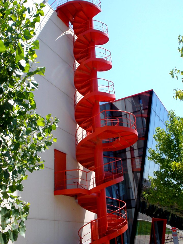 Agoncillo_-_Würth_Rioja,_Fabrica_2