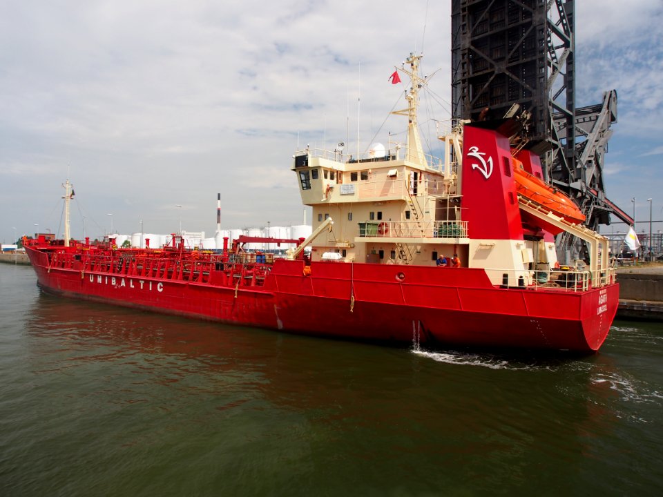 Agath_-_IMO_8820298,Boudewijnsluis,_Port_of_Antwerp_pic_8