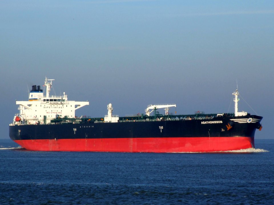 Agathonissos_IMO_9232448_p1_approaching_Port_of_Rotterdam,_Holland_15-Dec-2007