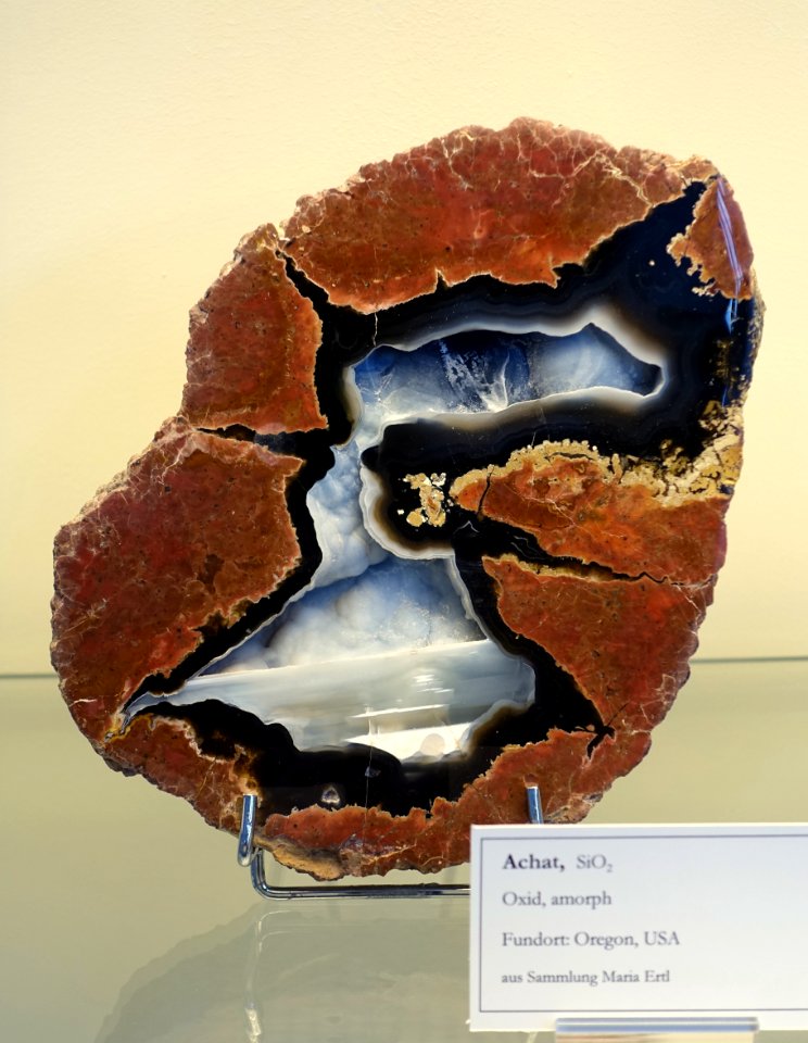 Agate_-_Naturhistorisches_Museum_Nürnberg_-_Nuremberg,_Germany_-_DSC04187