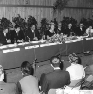 Afsluiting_Nationale_herdenking_1813-1963_in_Rijnhotel_te_Rotterdam,_Prinses_Bea,_Bestanddeelnr_916-2492