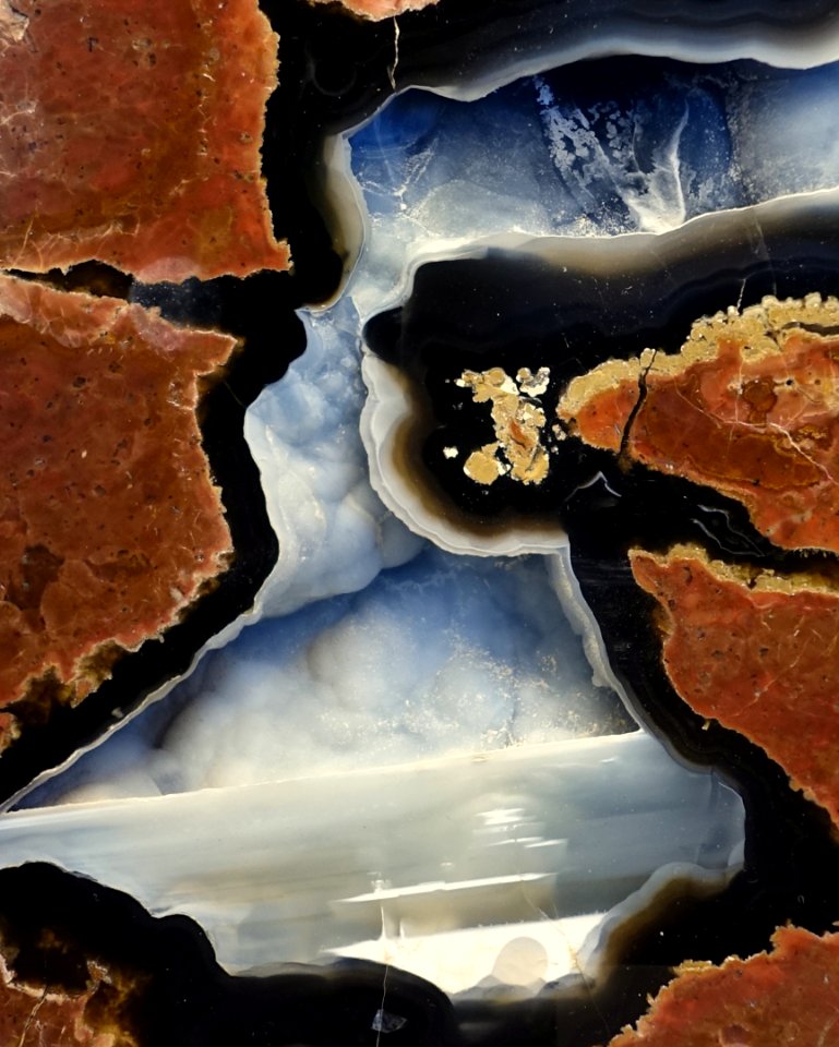 Agate_-_Naturhistorisches_Museum_Nürnberg_-_Nuremberg,_Germany_-_DSC04187_(cropped)