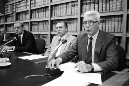 Afvaardiging_van_de_Nederlandse_Dagbladpers_(NDP)_dhr._Van_Tienen_(m),_bestuurs,_Bestanddeelnr_932-7416