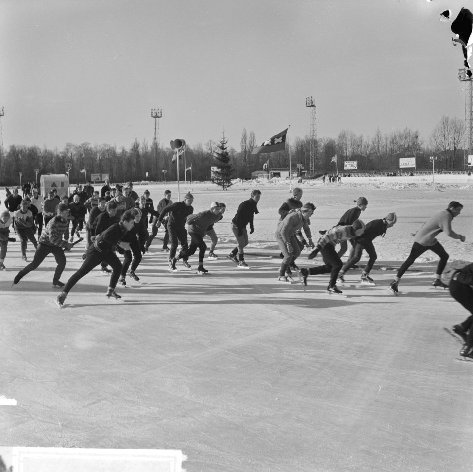 Afvalrit_voor_voetballers_op_de_Jaap_Edenbaan_,_de_junioren,_Bestanddeelnr_914-7557