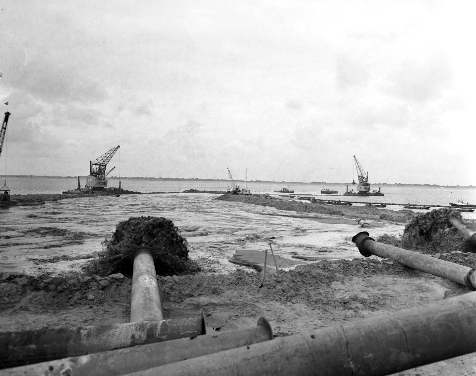 Afsluiting_van_het_Haringvliet,_Bestanddeelnr_908-8027