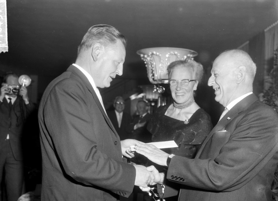 Afscheidsreceptie_van_prof._dr._P._Muntendam_in_Esplade_te_Utrecht,_Bestanddeelnr_917-0451
