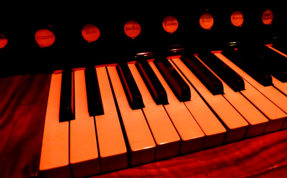 Aeolian_Grand_-_clavier