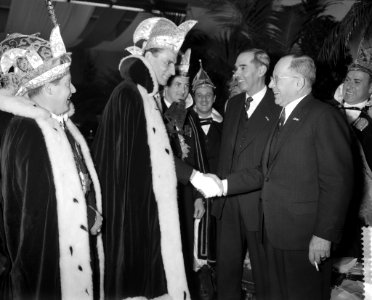 Afscheidsreceptie_van_ir_P_F_S_Otten_te_Eindhoven_Raad_van_XI_uit_Valkensw,_Bestanddeelnr_912-3051