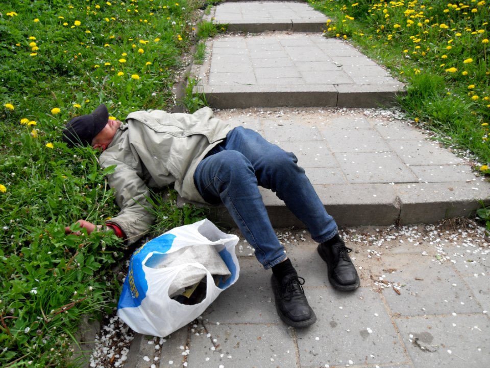 After_noon_shopping_nap_in_Gdańsk