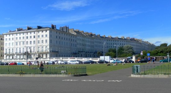 Adelaide_Crescent_(West_Side)_from_Hove_Seafront_(NHLE_Code_1187537)_(August_2013)