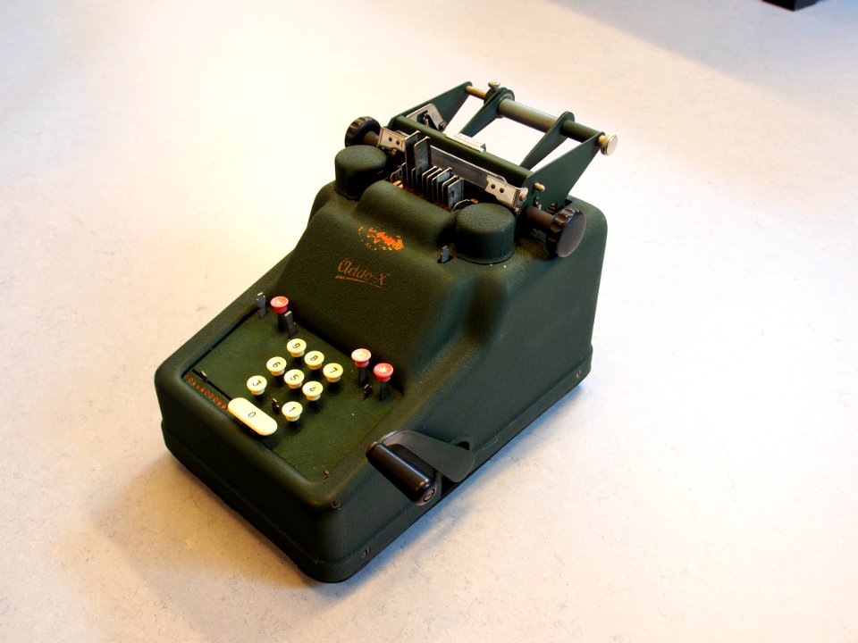 Addo-X_calculator_typewriter_pic2