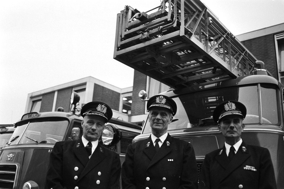 Afscheidsreceptie_van_G._Kooiman,_commandeur_1e_klas_van_brandweer_A'dam_v.l.n…,_Bestanddeelnr_924-0855