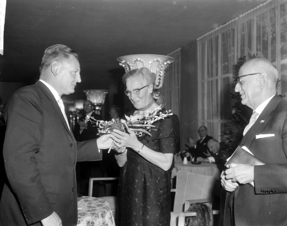 Afscheidsreceptie_van_prof._dr._P._Muntendam_in_Esplade_te_Utrecht,_Bestanddeelnr_917-0454