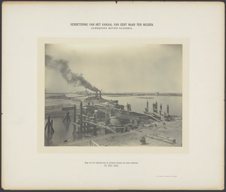 Afsnijding_boven_Sluiskil._Brug_over_het_zijkanaal_naar_de_Axelse_Sassing_met_ni,_Bestanddeelnr_846